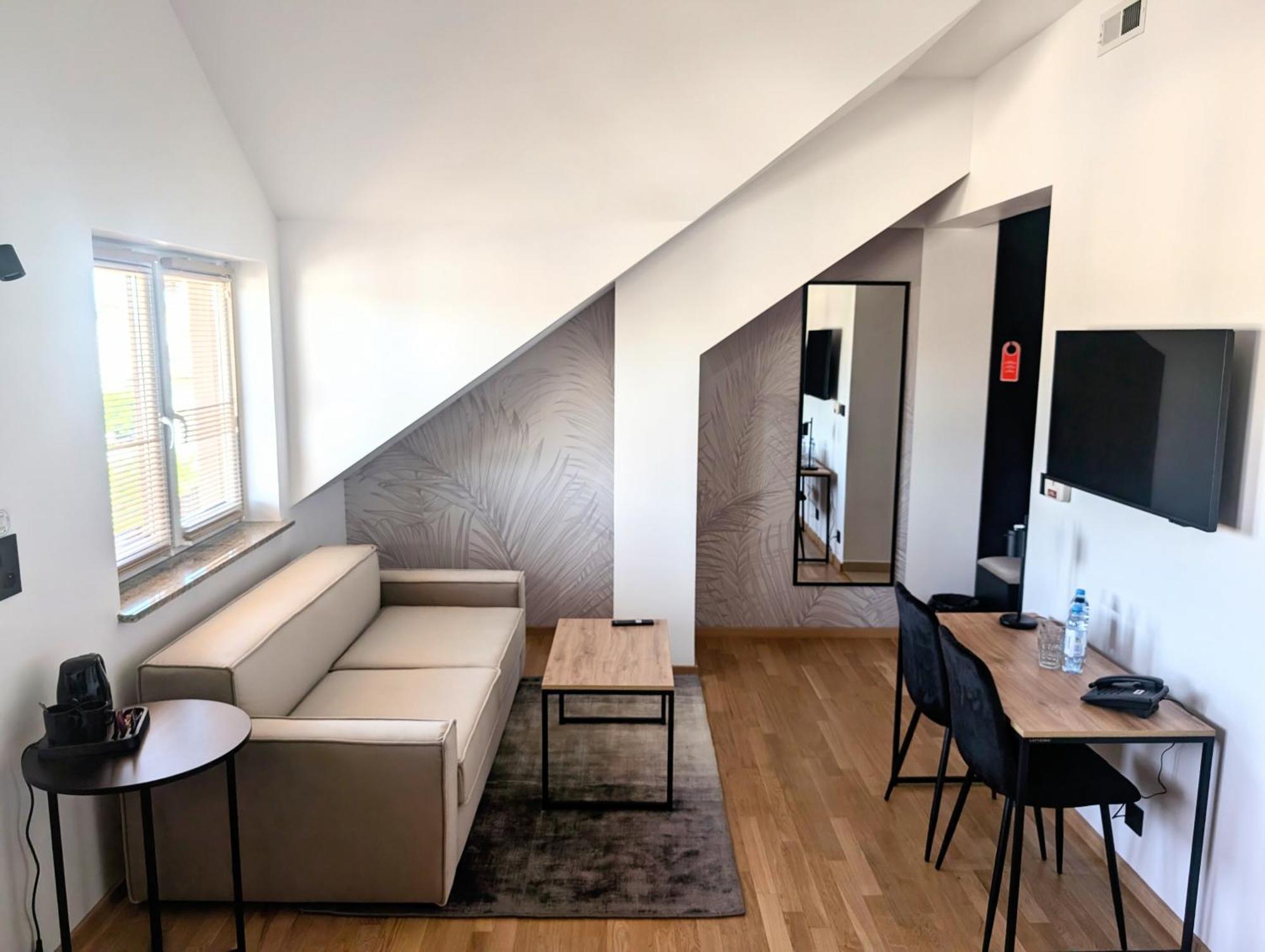 Hotel Reslinski غرودزيسك يلكوبوسكي المظهر الخارجي الصورة